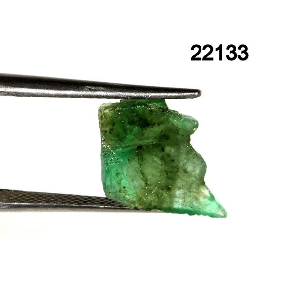 SMERALDO GREZZO Una pietra preziosa grezza di smeraldo naturale al 100% di qualità unica 3,00 carati 11X11X3 mm Pietra preziosa sciolta per realizzare gioielli C 22133