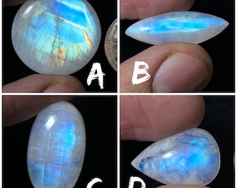 Pietra preziosa sciolta cabochon di pietra di luna arcobaleno naturale di qualità AAA + superiore per realizzare gioielli e ciondoli