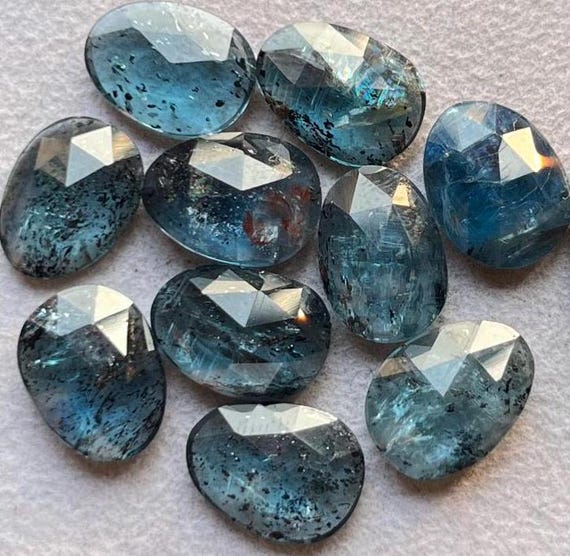 ネオンモスカイヤナイトルース9個セット カイヤナイト｜Arancia Stone アランシアストーン公式通販 ネオンモス