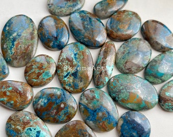 SHATTUCKITE Cabochon all'ingrosso Lotto a peso con diverse forme e dimensioni utilizzate per la creazione di gioielli