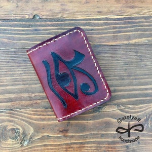 Portefeuille en cuir fait main rouge cerise avec oeillet, portefeuille en cuir personnalisé, portefeuille en cuir vintage, porte-cartes personnalisé, portefeuille gravé