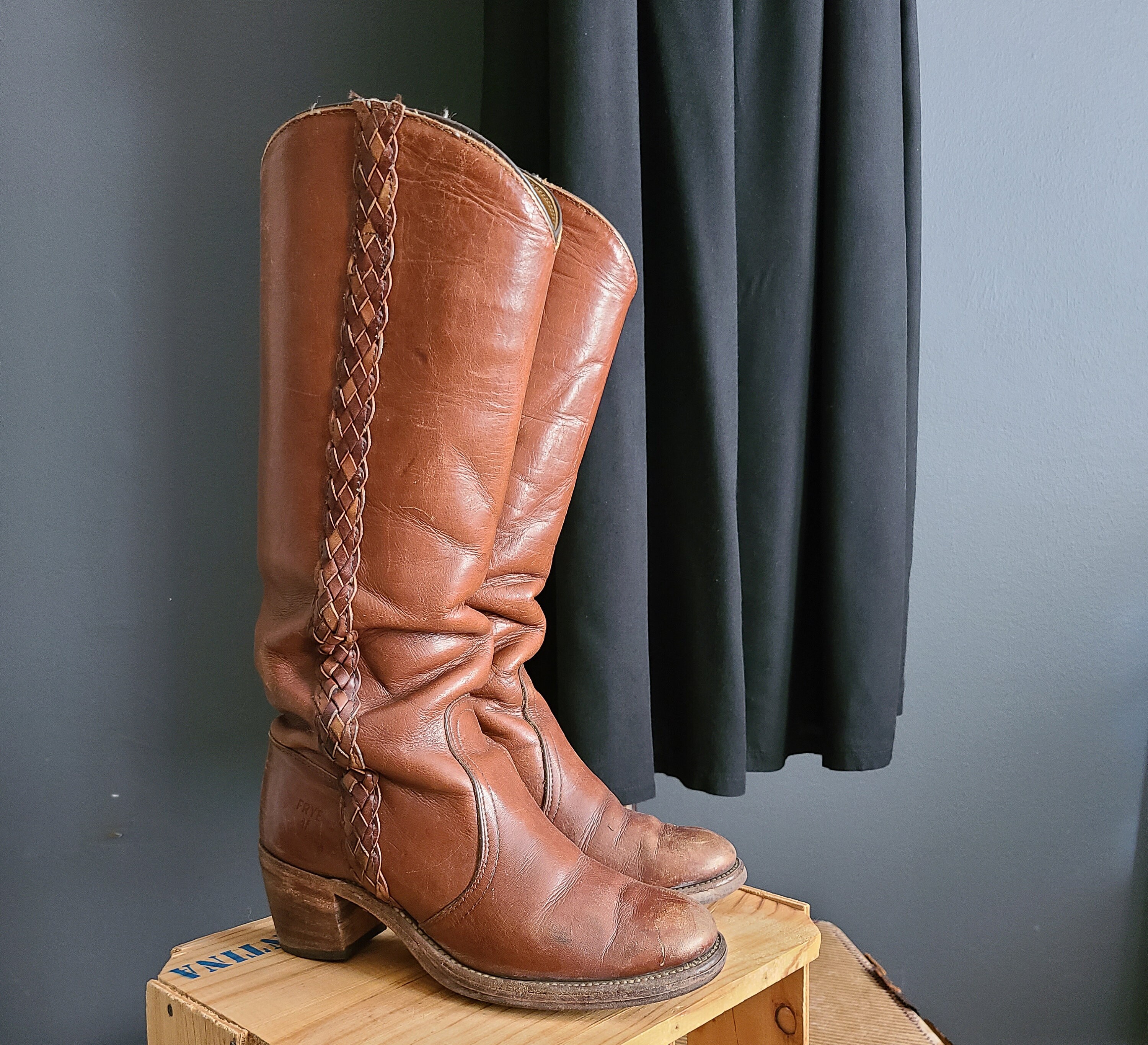 authorized frye retailers