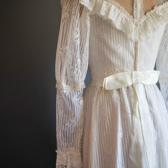 70s Prairie Style Ivory Lace Wedding Dress - image 5