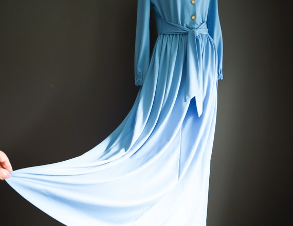 70s Cornflower Blue Flowing Maxi Hostess Dress - image 9
