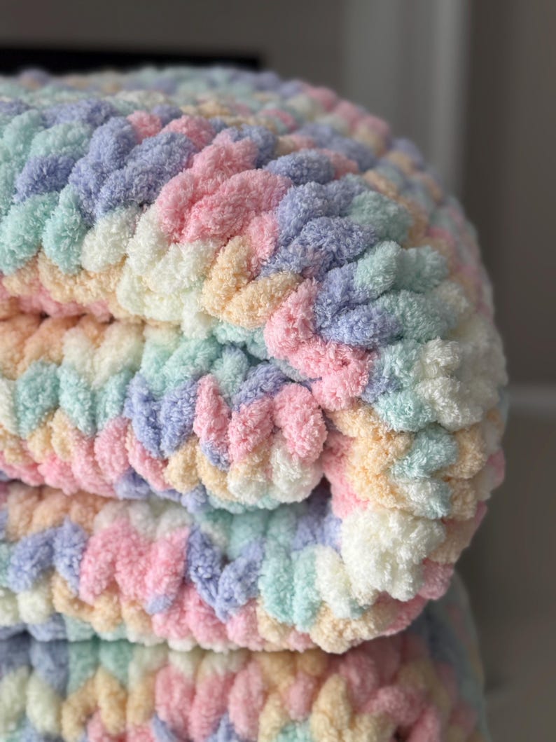 Rainbow Baby Chunky Knit Chenille Blanket, Handmade Nursery Throw, Rainbow Baby Shower Gift, Free Shipping, Made to Order afbeelding 4