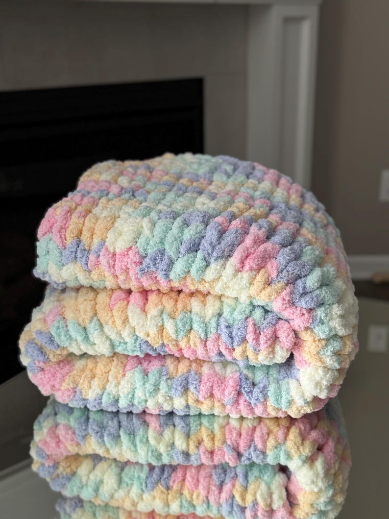 Rainbow Baby Chunky Knit Chenille Blanket, Handmade Nursery Throw, Rainbow Baby Shower Gift, Free Shipping, Made to Order afbeelding 11