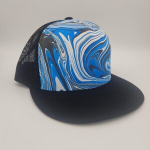 Casquette trucker plate marbrée avec dos en résille