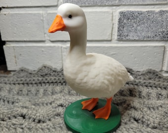 7-Inch Desktop Porch Goose Figurine – 3D Printed Mini Goose | Fits Crochet Outfits & Accessories | Goose Decor