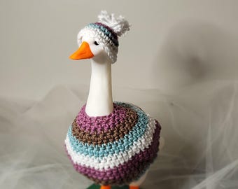 Conjunto de invierno de ganso para escritorio de 7 pulgadas: suéter y gorro.