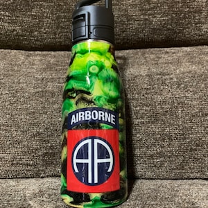 16 oz Camouflage 82nd Airborne Patch Stainless Steel water bottle.