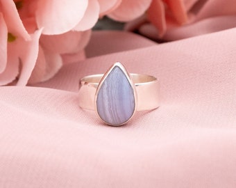 Blue Lace Agate wide band ring, Size R, Teardrop stone, Silver Jewellery, Healing stone, Elegant Design, Handmade, Statement ring, Unique