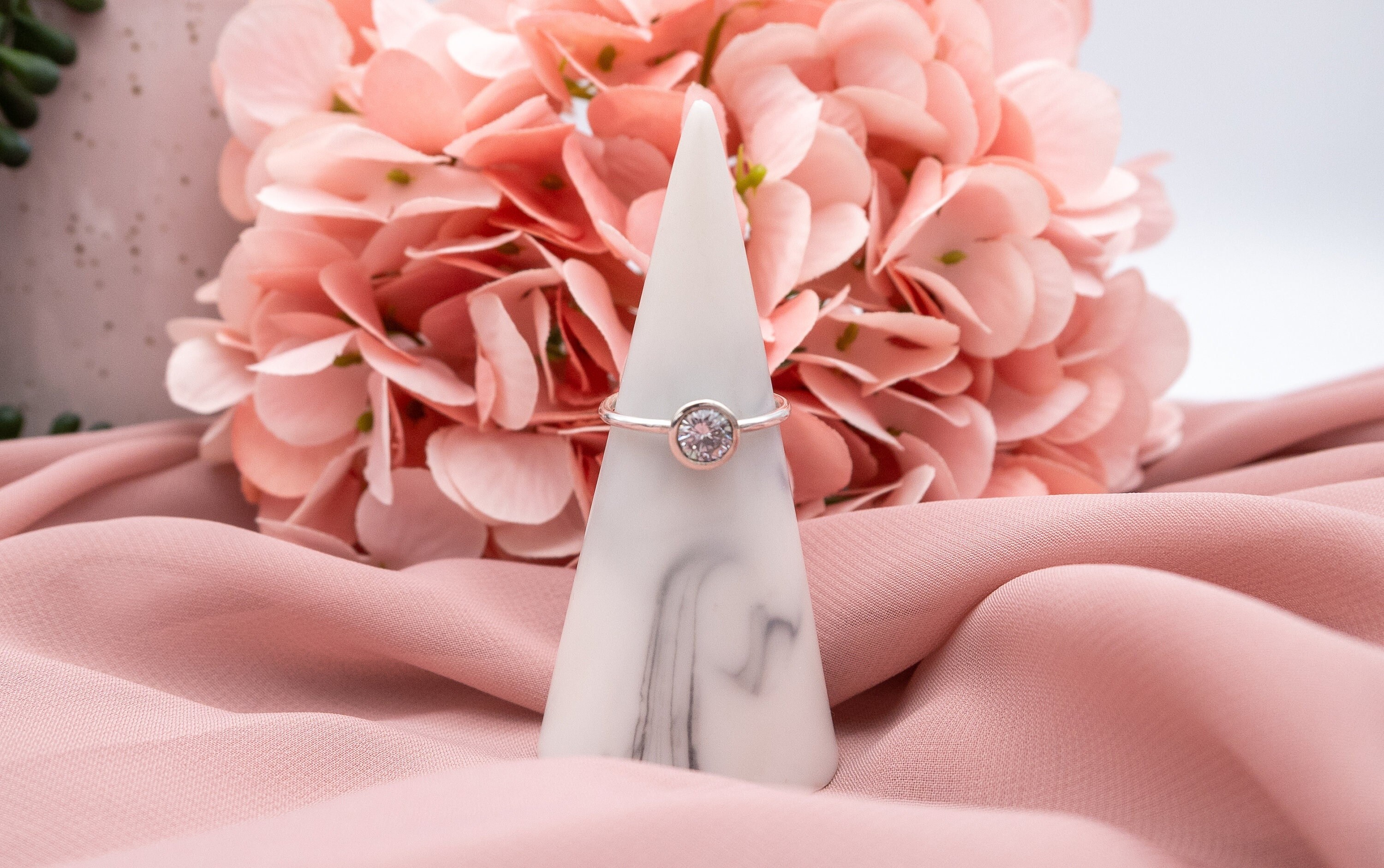 Anello con zirconi – Il Bello Del Lusso