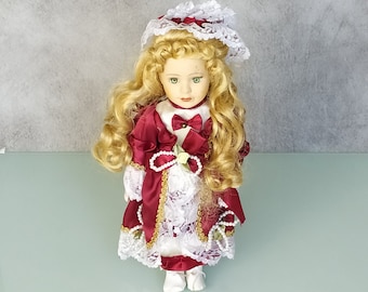 Muñeca de porcelana vintage - Muñeca con tapa