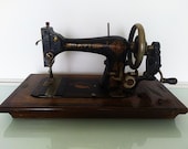 Hand Crank Davis Sewing Machine Vintage American Sewing Machine