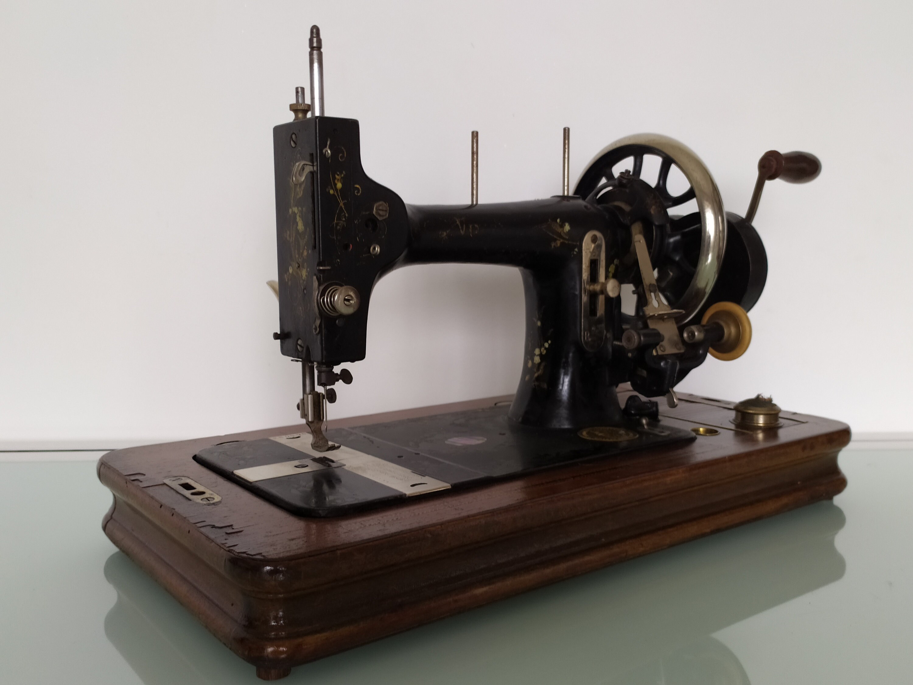 Antique Hand Crank Sewing Machine Vibrating Shuttle Sewing Etsy