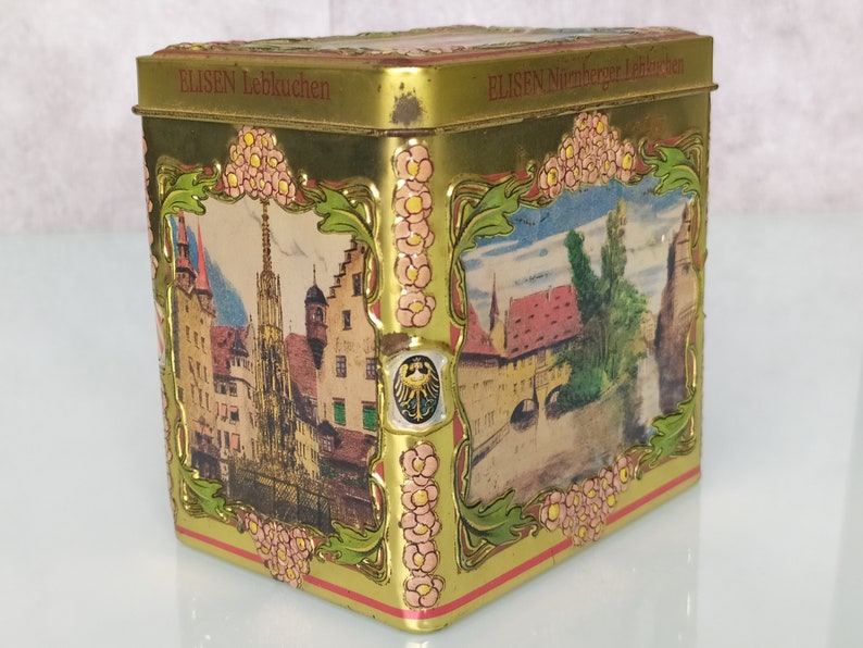 Tin box with music box Nuremberg city view Silent night Christmas song