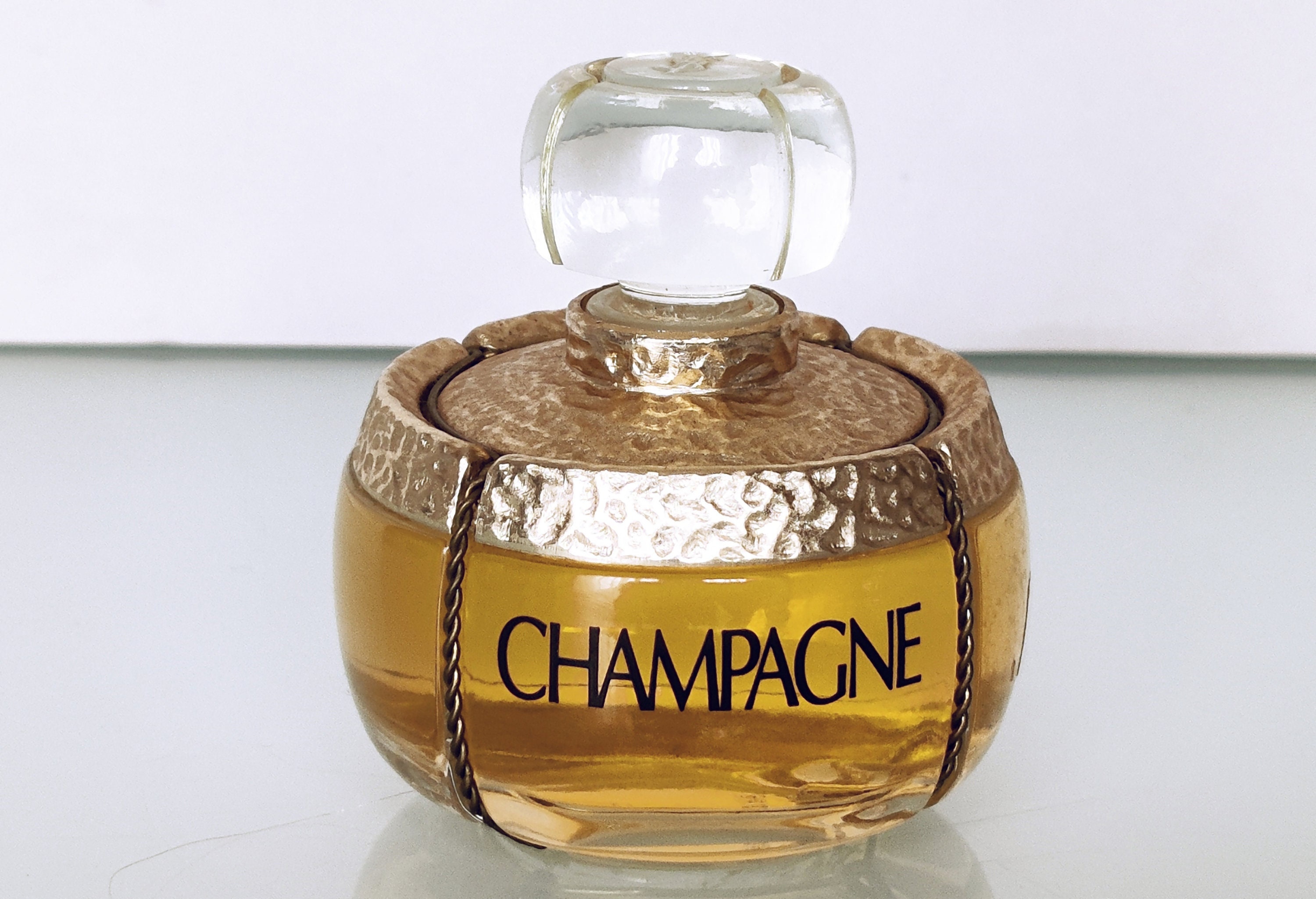Superdacob - This is a factice/dummy bottle. 😍 Empty and made in glass but  its a dream come true for a collector like me! Wish CHANEL would give me  the red factice