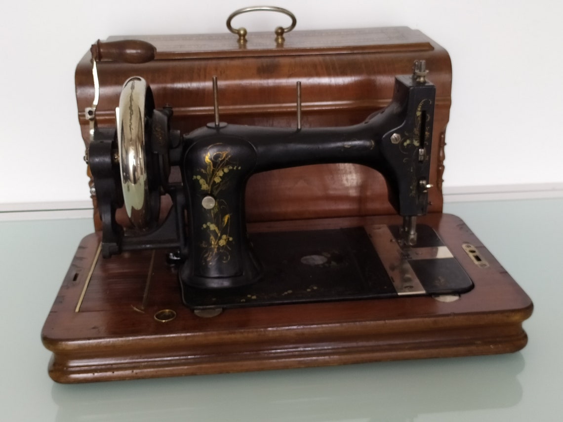 Antique Hand Crank Sewing Machine Vibrating Shuttle Sewing Etsy