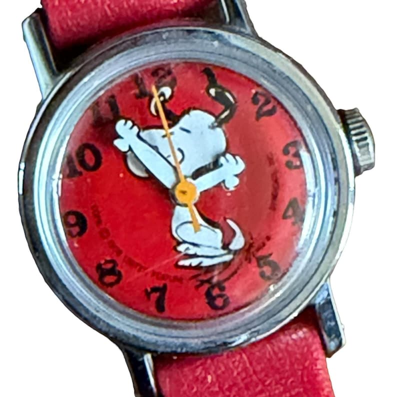 Vintage Snoopy Peanuts Girls Wristwatch Red Dial Red Strap Cartoon Analog Watch - As Is image 2