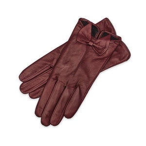 Avellino - Women&#39;s Leather Gloves in Wine