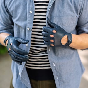 Arezzo - Men&#39;s Leather Driving Gloves in Jeans Blue
