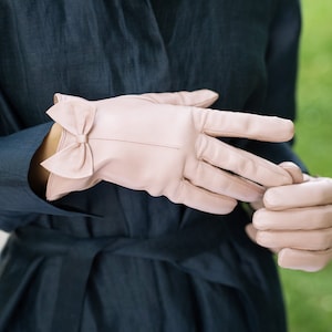 Avellino - Women's Leather Gloves in Rose Nappa Leather