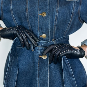 Rimini - Women&#39;s Driving Gloves in Nappa Leather in Blue Navy