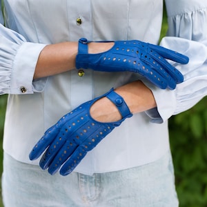 Rimini - Women&#39;s Driving Gloves in Nappa Leather in Royal Blue
