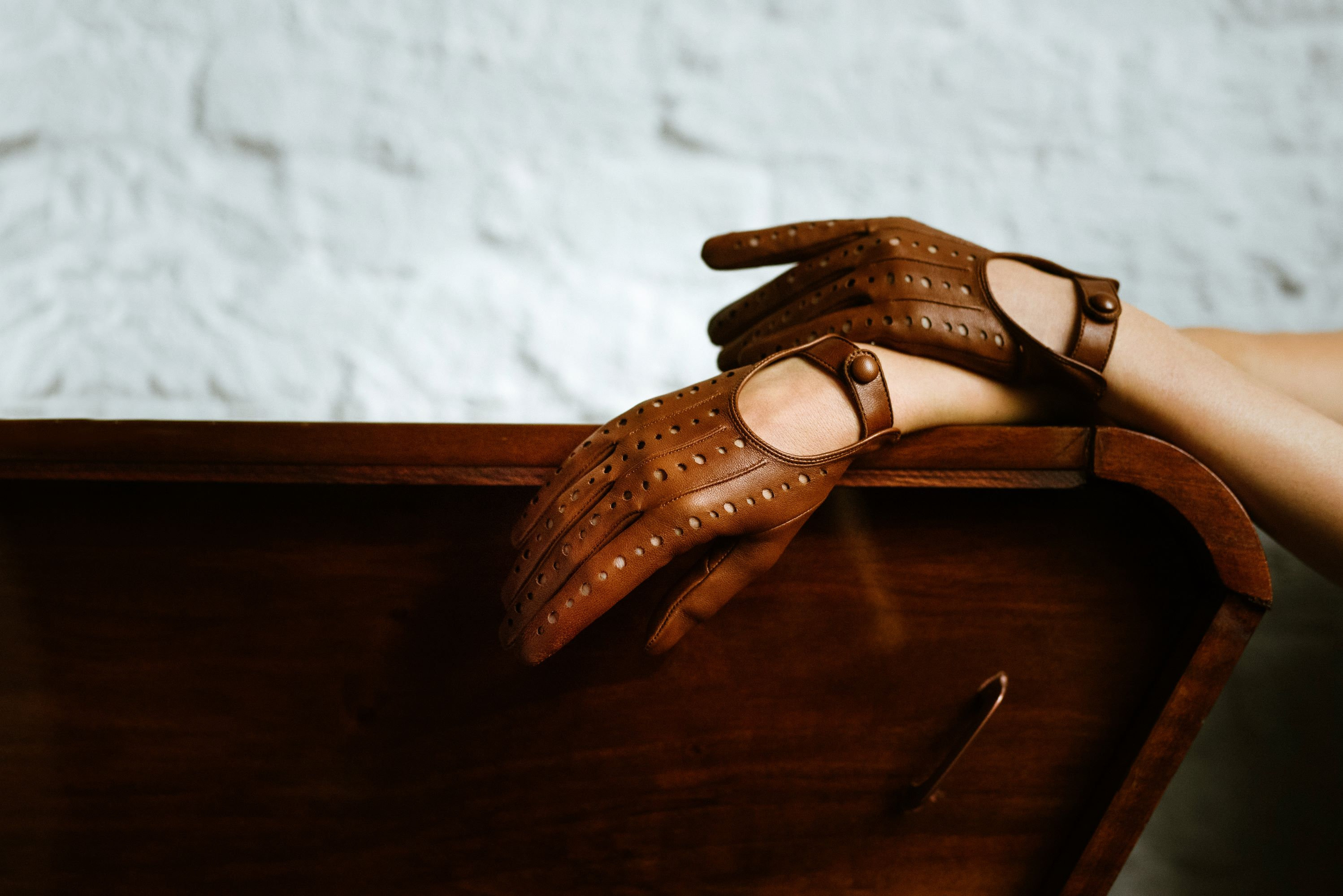 Rimini - Women's Leather Driving Gloves in Saddle Brown