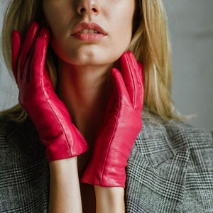 Medina - Women's Minimalist Leather Gloves in Hot Pink Nappa Leather