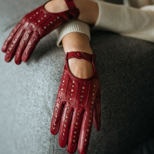 Rimini - Women's Leather Driving Gloves in Wine