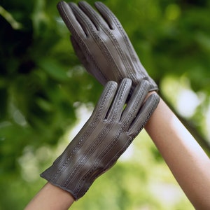Pavia - Light Grey Women&#39;s Leather Gloves