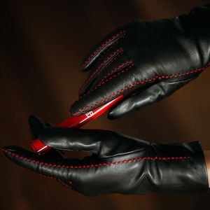 Foligno - Women's Nappa Leather Gloves in Black With Red Contrast Stitching