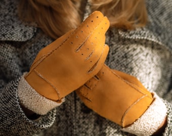 Sella Nevea - Women's Shearling Gloves in Yellow Cab Sheepskin Leather