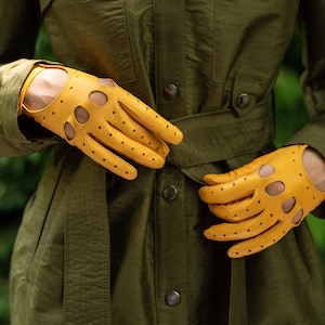 Messina - Women&#39;s Leather Driving Gloves in Yellow