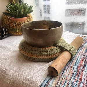 Tibetan Singing Bowl Cushion: Crochet Pattern image 6