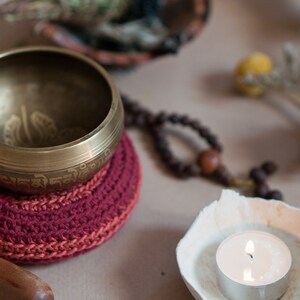 Tibetan Singing Bowl Cushion: Crochet Pattern image 3