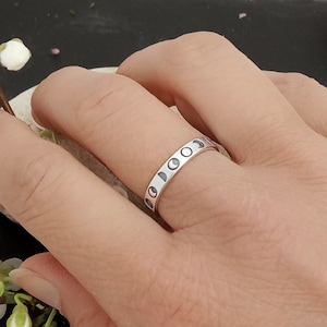 Moon phase ring in sterling silver, Lunar Cycles stacking ring for her, Celestial ladies jewellery gift, Crescent to full moon Wiccan ring