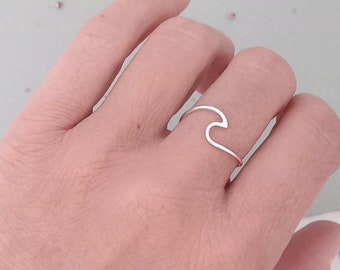 Wave shaped finger ring in sterling silver, Dainty Ocean lover stacking ring, Sea waves minimalist ring, Beach lover jewellery gift for her