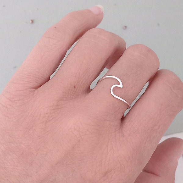 Wave shaped finger ring in sterling silver, Dainty Ocean lover stacking ring, Sea waves minimalist ring, Beach lover jewellery gift for her
