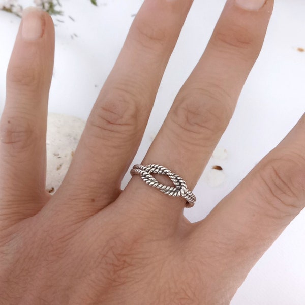 Infinity knot ladies ring in sterling silver, Textured 3D Friendship love knot ring, Nautical rope double knot finger ring for her