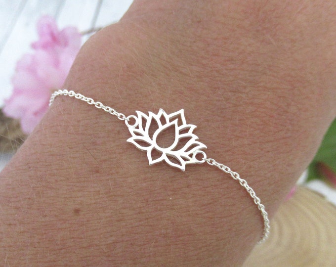 Lotus flower bracelet in Sterling silver, Adjustable Lotus charm bracelet for her, Gift for yogi, meaningful jewellery for her
