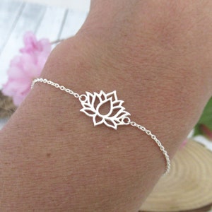 Lotus flower bracelet in Sterling silver, Adjustable Lotus charm bracelet for her, Gift for yogi, meaningful jewellery for her