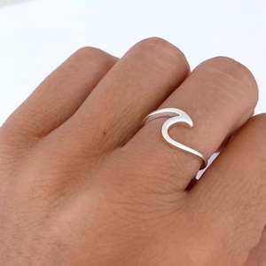 Wave ring in sterling silver, Sea Breaker waves ring for Beach lovers, Ocean Surfer jewellery, Tidal wave ladies ring, Wavy silver ring