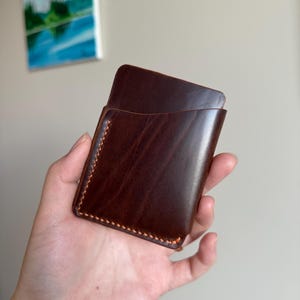Tarjetero Wrap, hecho a mano en Canadá con cuero italiano de grano completo, bolsillo frontal delgado para uso diario, capacidad para más de 8 tarjetas y efectivo doblado