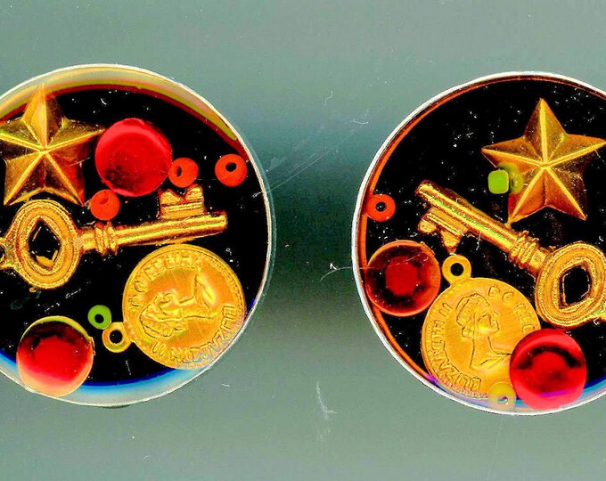 5 Junque Buttons 1980’s/1990's Assorted Objects Encased Clear Plastic ...