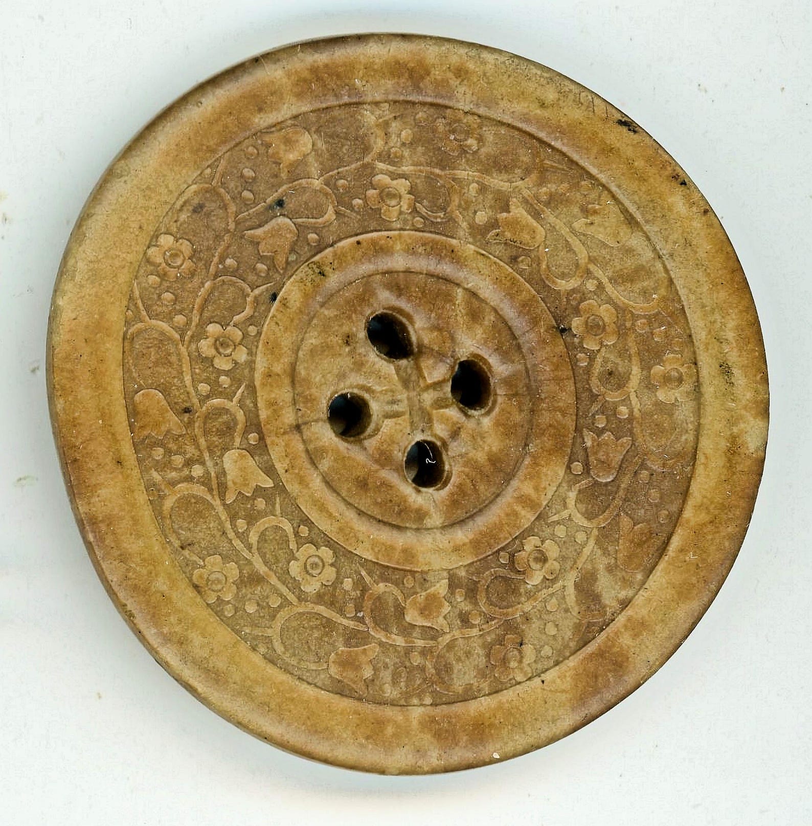 Large Gorgeous Composition Button Imitating Horn 4hole Sewthru Slightly ...