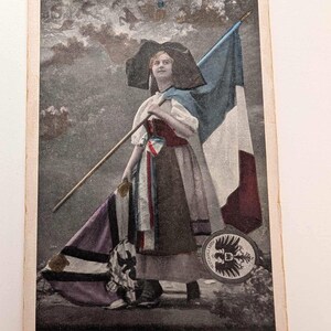 Antique French patriotic postcard – woman with flag, WWI era, hand-tinted – "Voilà notre cher Drapeau"