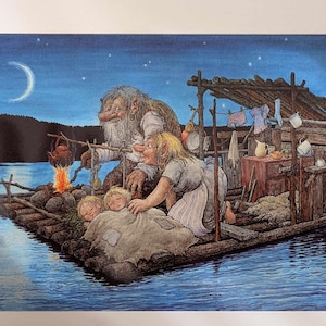 Rolf Lidberg Troll Postcard – Flotten No. 43 – Família Troll em Jangada à Noite – Folclore Sueco – Arte de Fantasia Escandinava