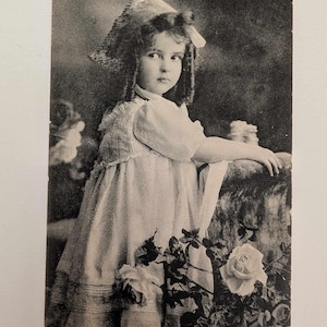 Antique Christmas Postcard Girl with Roses – Real Photo Postcard RPPC – Glædelig Jul – Edwardian Child – Scandinavian Xmas